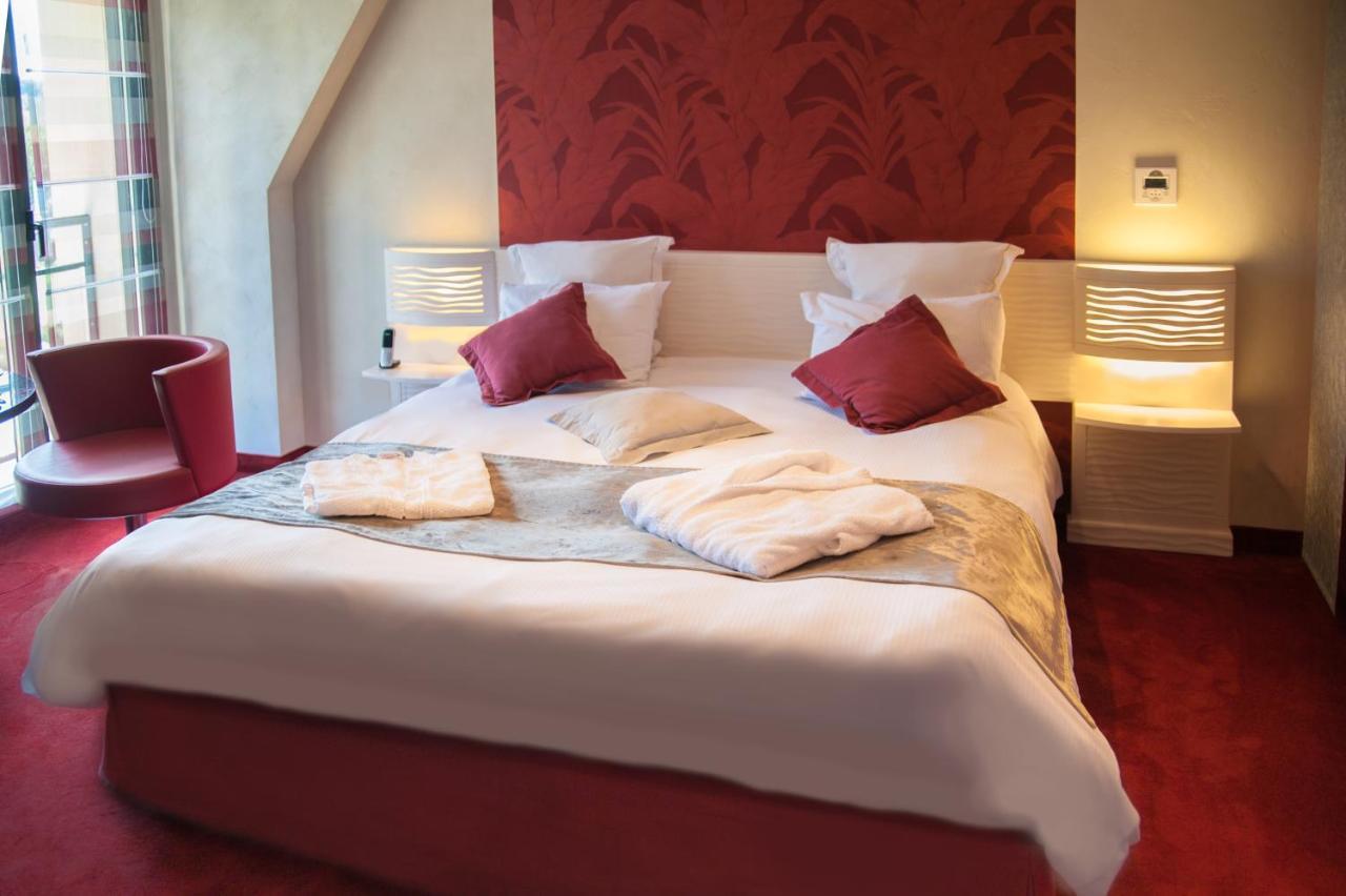 Le Domaine Des Chevaliers De Malte Bed & Breakfast Villedieu-les-Poëles Dış mekan fotoğraf